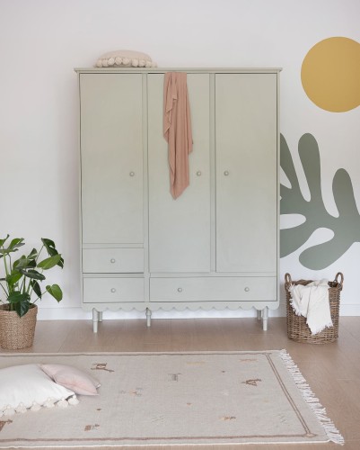 babushka_szafa_trzydrzwiowa_three-door_wardrobe_.jpg